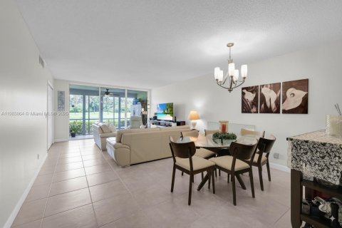 Copropriété à vendre à Pompano Beach, Floride: 2 chambres, 103.31 m2 № 1955872 - photo 4