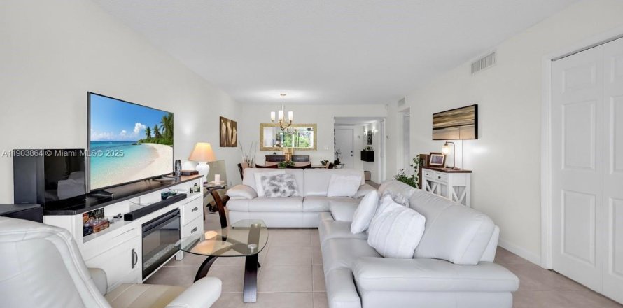 Condo à Pompano Beach, Floride, 2 chambres  № 1955872