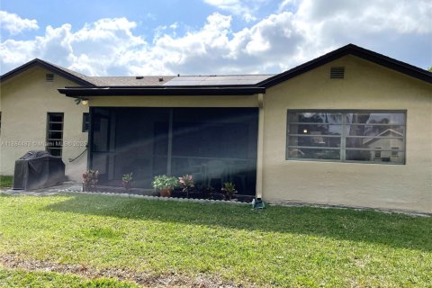 House in Boca Raton, Florida 2 bedrooms, 163.6 sq.m. № 1942582 - photo 24