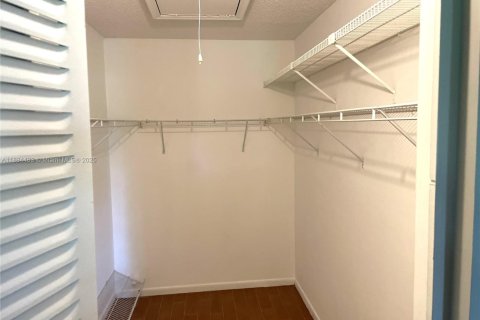 House in Boca Raton, Florida 2 bedrooms, 163.6 sq.m. № 1942582 - photo 16