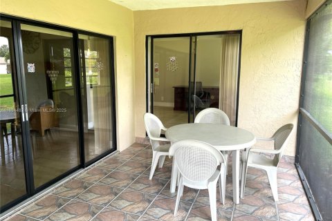 House in Boca Raton, Florida 2 bedrooms, 163.6 sq.m. № 1942582 - photo 22