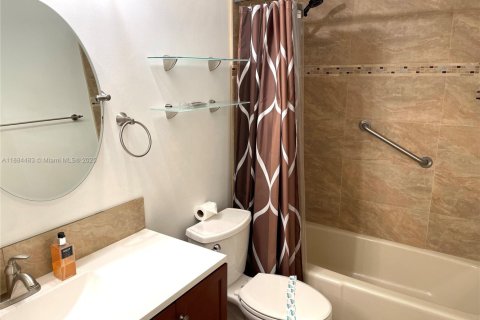 House in Boca Raton, Florida 2 bedrooms, 163.6 sq.m. № 1942582 - photo 21