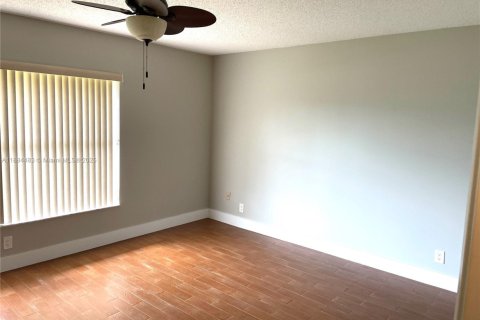 House in Boca Raton, Florida 2 bedrooms, 163.6 sq.m. № 1942582 - photo 19