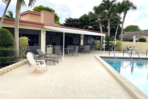 House in Boca Raton, Florida 2 bedrooms, 163.6 sq.m. № 1942582 - photo 27