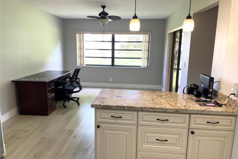 House in Boca Raton, Florida 2 bedrooms, 163.6 sq.m. № 1942582 - photo 13