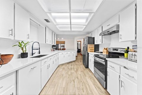 Villa ou maison à vendre à Orlando, Floride: 3 chambres, 233 m2 № 2224873 - photo 8