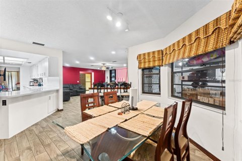 Villa ou maison à vendre à Orlando, Floride: 3 chambres, 233 m2 № 2224873 - photo 6