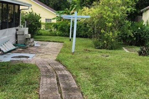 House in Tarpon Springs, Florida 3 bedrooms, 159.79 sq.m. № 1902684 - photo 11