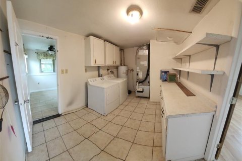 House in Tarpon Springs, Florida 3 bedrooms, 159.79 sq.m. № 1902684 - photo 9