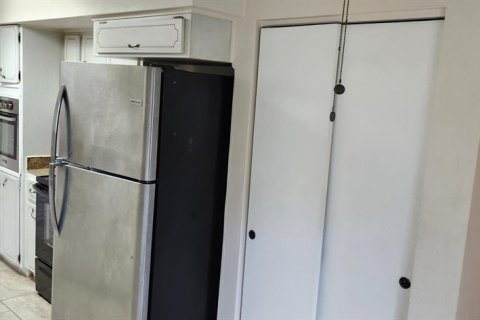 House in Tarpon Springs, Florida 3 bedrooms, 159.79 sq.m. № 1902684 - photo 4
