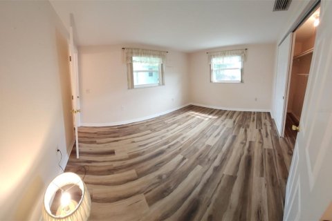 House in Tarpon Springs, Florida 3 bedrooms, 159.79 sq.m. № 1902684 - photo 6