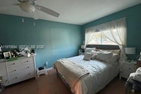 Casa en venta en Hallandale Beach, Florida, 3 dormitorios, 114.08 m2 № 2032072 - foto 9