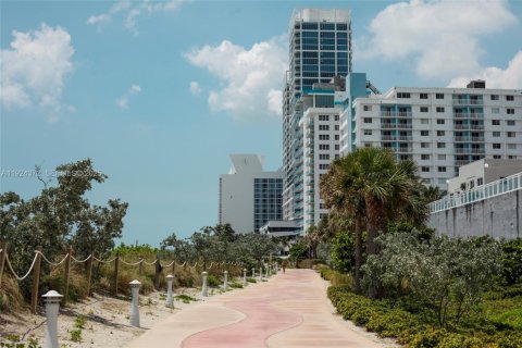 Condominio en alquiler en Miami Beach, Florida, 1 dormitorio, 55 m2 № 1987949 - foto 8