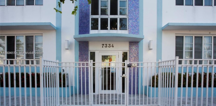 Condominio en Miami Beach, Florida, 1 dormitorio № 1987949