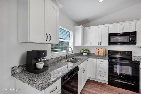 House in Ocala, Florida 3 bedrooms, 151.24 sq.m. № 1719978 - photo 9
