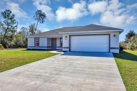 House in Ocala, Florida 3 bedrooms, 151.24 sq.m. № 1719978 - photo 1