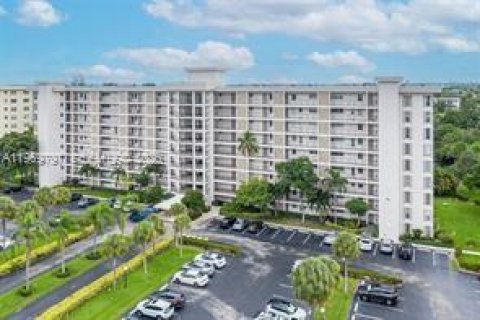 Condo in Pompano Beach, Florida, 1 bedroom № 2030592