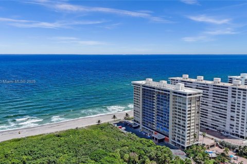 Condo in Boca Raton, Florida, 3 bedrooms  № 1802785 - photo 1
