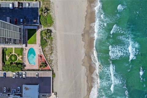 Condo in Boca Raton, Florida, 3 bedrooms  № 1802785 - photo 25