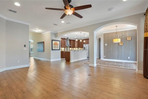 House in Oviedo, Florida 7 bedrooms, 473.52 sq.m. № 2099864 - photo 25