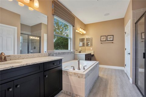 House in Oviedo, Florida 7 bedrooms, 473.52 sq.m. № 2099864 - photo 29