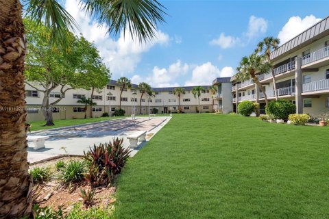 Copropriété à louer à Hallandale Beach, Floride: 2 chambres, 89.65 m2 № 1752036 - photo 4