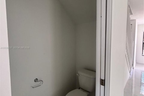Снять в аренду таунхаус в Флорида-Сити, Флорида 3 спальни, № 2085165 - фото 6