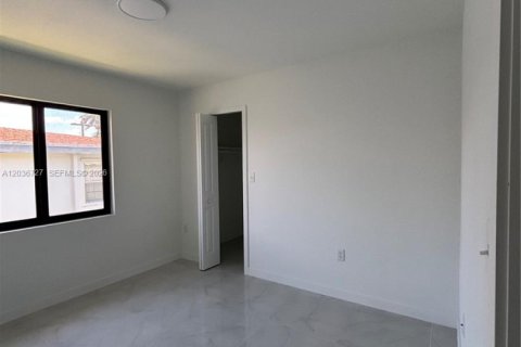 Снять в аренду таунхаус в Флорида-Сити, Флорида 3 спальни, № 2085165 - фото 30