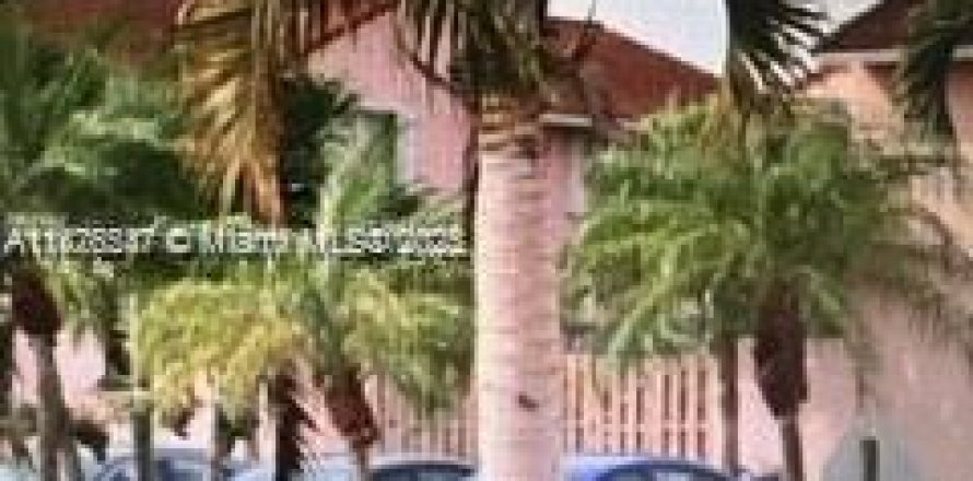 Condo in Doral, Florida, 2 bedrooms  № 1923820