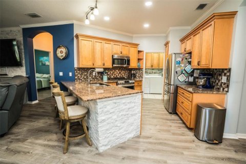 Condo in Sun City Center, Florida, 2 bedrooms  № 1849407 - photo 13