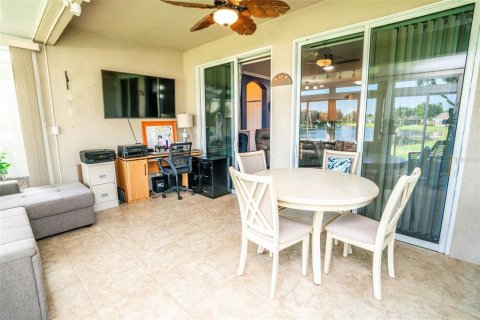 Condo in Sun City Center, Florida, 2 bedrooms  № 1849407 - photo 17