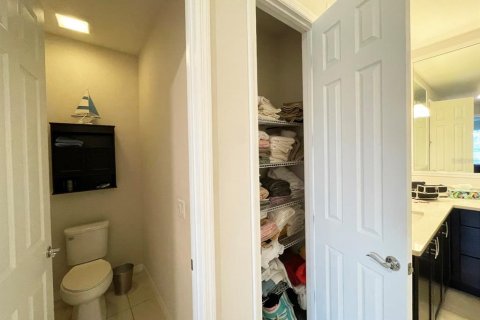 Casa en venta en Kissimmee, Florida, 3 dormitorios, 225.47 m2 № 1847560 - foto 24