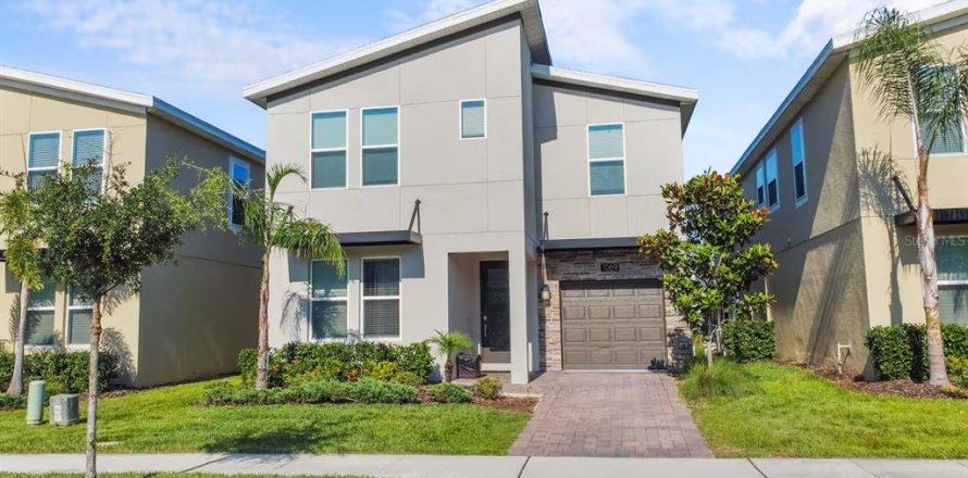 House in Davenport, Florida 6 bedrooms, 305.74 sq.m. № 2110869