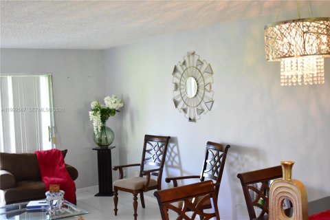 Copropriété à vendre à Sunrise, Floride: 2 chambres, 95.22 m2 № 2056666 - photo 10