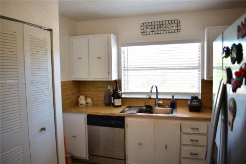 Copropriété à vendre à Sunrise, Floride: 2 chambres, 95.22 m2 № 2056666 - photo 8