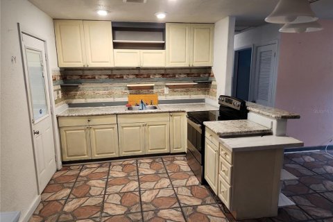 House in Homosassa, Florida 3 bedrooms, 93.65 sq.m. № 1509592 - photo 9