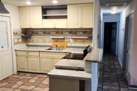 House in Homosassa, Florida 3 bedrooms, 93.65 sq.m. № 1509592 - photo 10