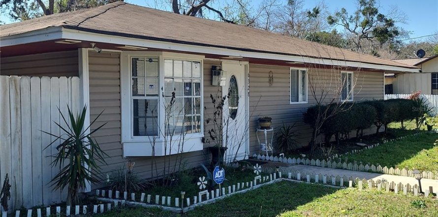 House in Homosassa, Florida 3 bedrooms, 93.65 sq.m. № 1509592