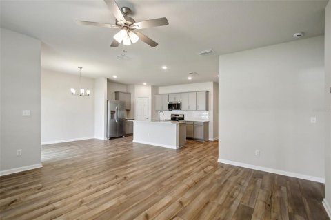 House in Palm Coast, Florida 4 bedrooms, 144 sq.m. № 1519349 - photo 3