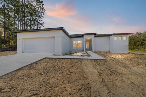 Casa en venta en Citrus Springs, Florida, 3 dormitorios, 238.48 m2 № 1847015 - foto 1