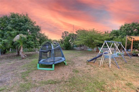 Villa ou maison à vendre à Port Charlotte, Floride: 2 chambres, 116.31 m2 № 2098155 - photo 30