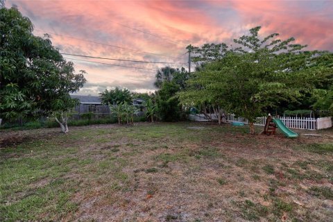 Villa ou maison à vendre à Port Charlotte, Floride: 2 chambres, 116.31 m2 № 2098155 - photo 3