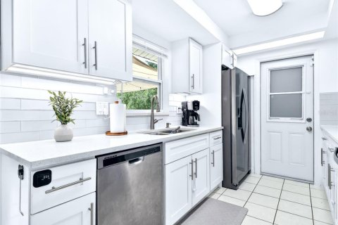 Villa ou maison à vendre à Port Charlotte, Floride: 2 chambres, 116.31 m2 № 2098155 - photo 15
