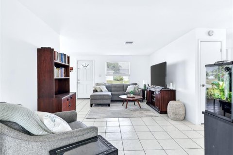 Villa ou maison à vendre à Port Charlotte, Floride: 2 chambres, 116.31 m2 № 2098155 - photo 7