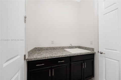 Villa ou maison à louer à Parkland, Floride: 3 chambres, 185.99 m2 № 2064324 - photo 27