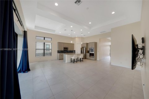 Villa ou maison à louer à Parkland, Floride: 3 chambres, 185.99 m2 № 2064324 - photo 4