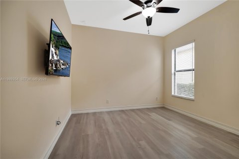 Villa ou maison à louer à Parkland, Floride: 3 chambres, 185.99 m2 № 2064324 - photo 29