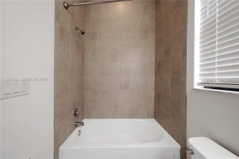 Villa ou maison à louer à Parkland, Floride: 3 chambres, 185.99 m2 № 2064324 - photo 25