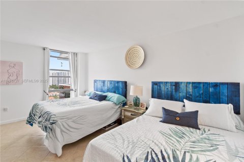 Condo in Aventura, Florida, 1 bedroom  № 1973346 - photo 11