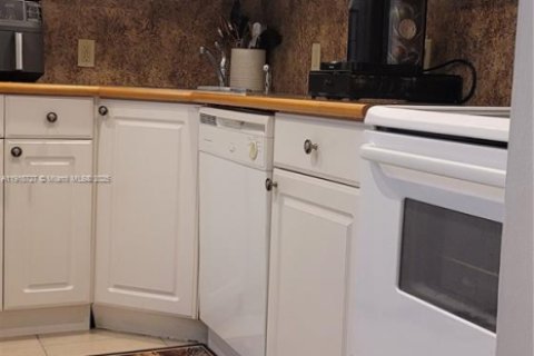 Купить кондоминиум в Авентура, Флорида 7 комнат, 83.24м2, № 1973346 - фото 2